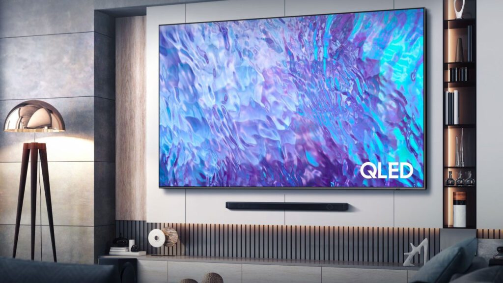 TVs OLED de 77 e QLED de 98 polegadas.